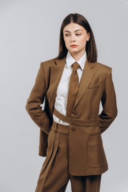 Приталенный жакет