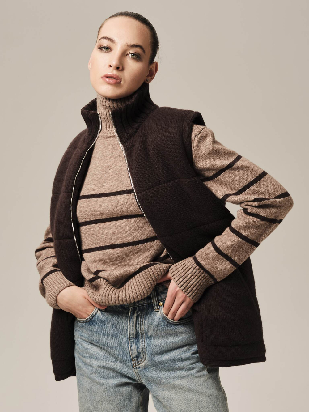 V0442-03 Жилет темно-коричневый dbr