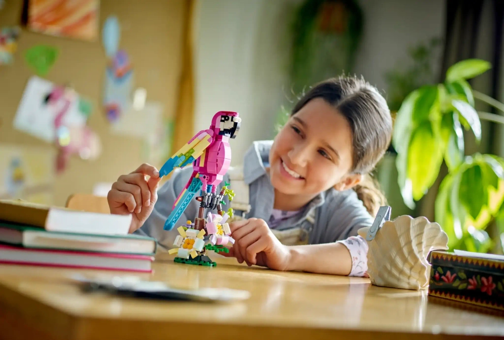 Конструктор LEGO Creator 3in1 31144 Экзотический розовый попугай, 3в1