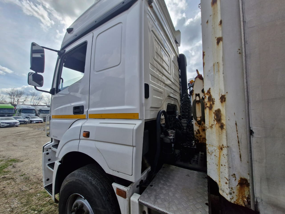 КамАЗ 5490 4x2 Седельный тягач 5490-S5 (Дизельный, 12,0 л, 401 л.с., АТ)