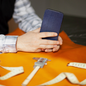 Чехол для iPhone 15 Pro Max из кожи ящерицы, синего цвета