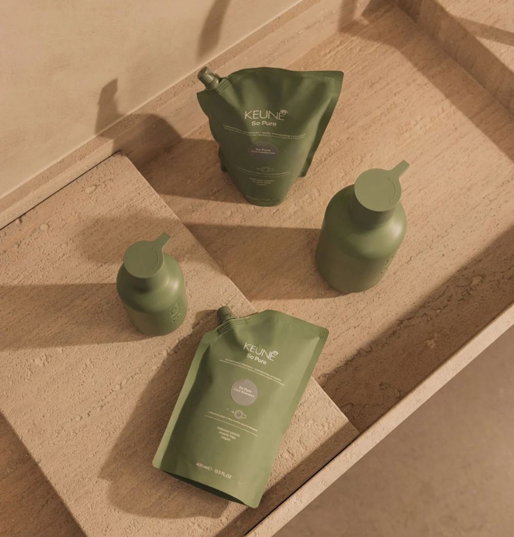 Keune So Pure Набор ОСВЕЖАЮЩИЙ-КОРРЕКТИРУЮЩИЙ блонд цвет Кондиционер (кондиционер 1000 мл + флакон + коробка + шубер + пакет)