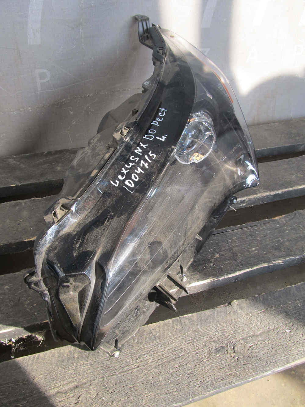 Фара левая Lexus NX 1 14-17 Б/У  8118578050