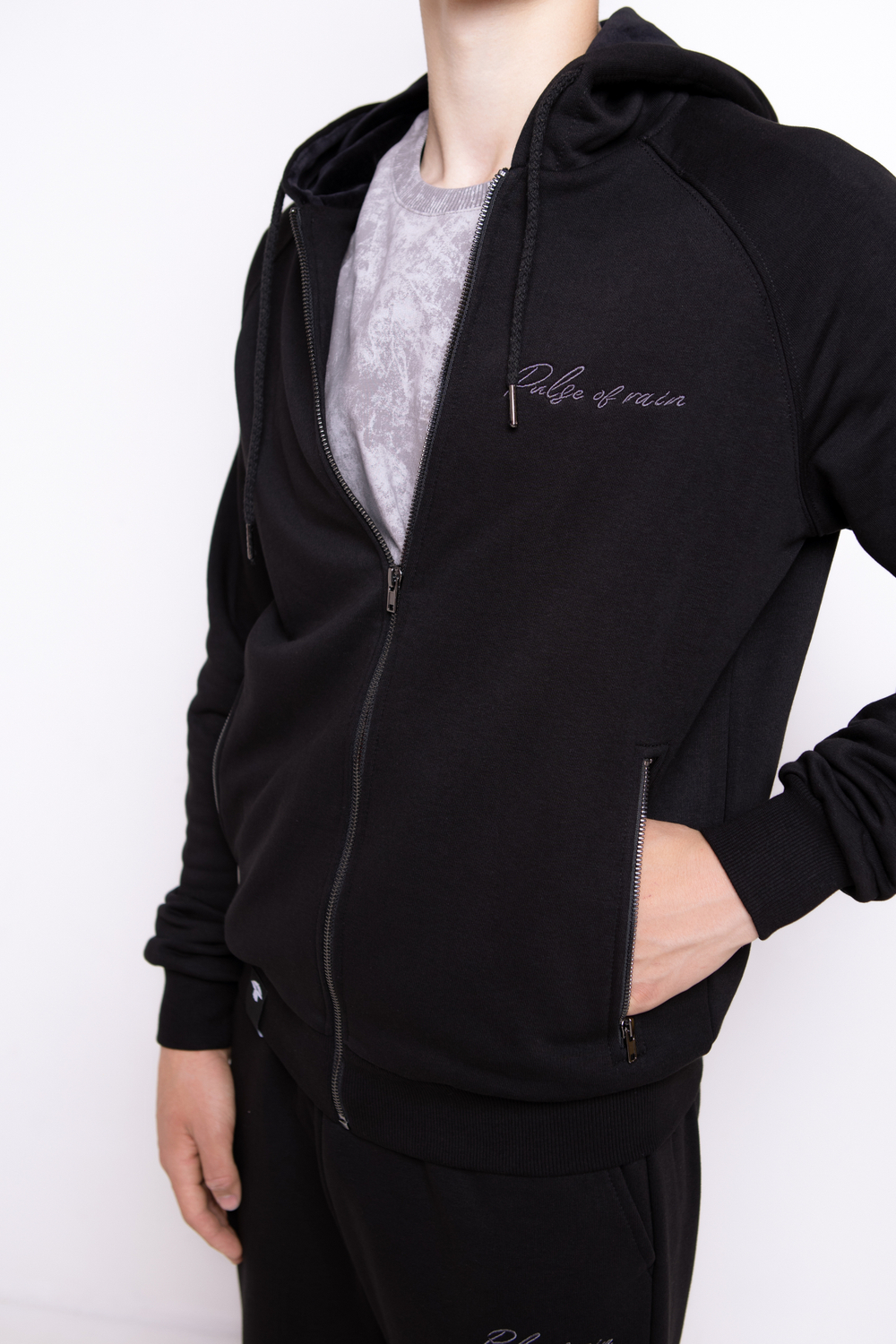 Спортивный костюм PULSE OF RAIN черный на молнии