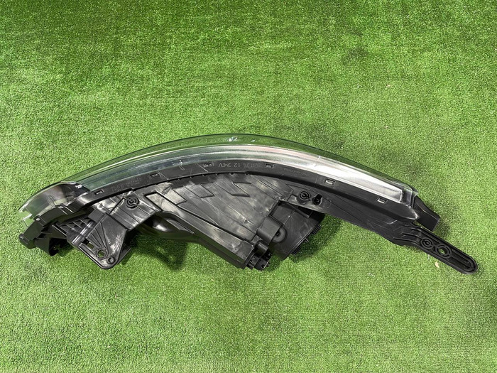 Фара правая Kia Rio 3 QB (2015-2017) галоген