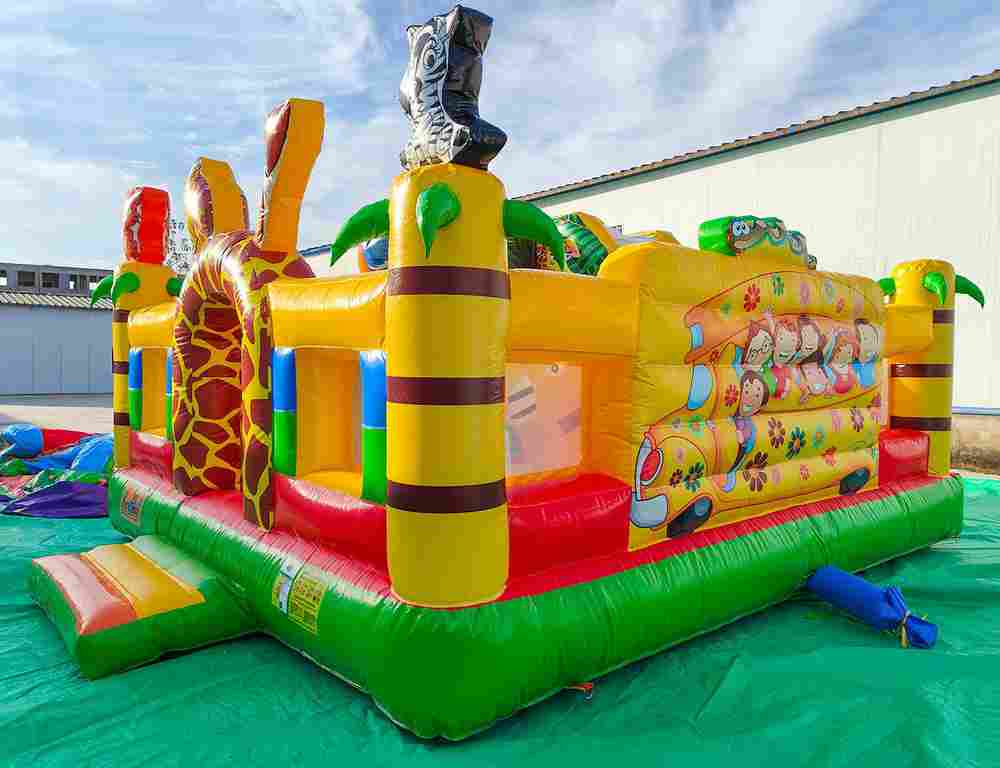 Коммерческий надувной батут «Сафари-экскурсия 3», 5x5x2.8 м.