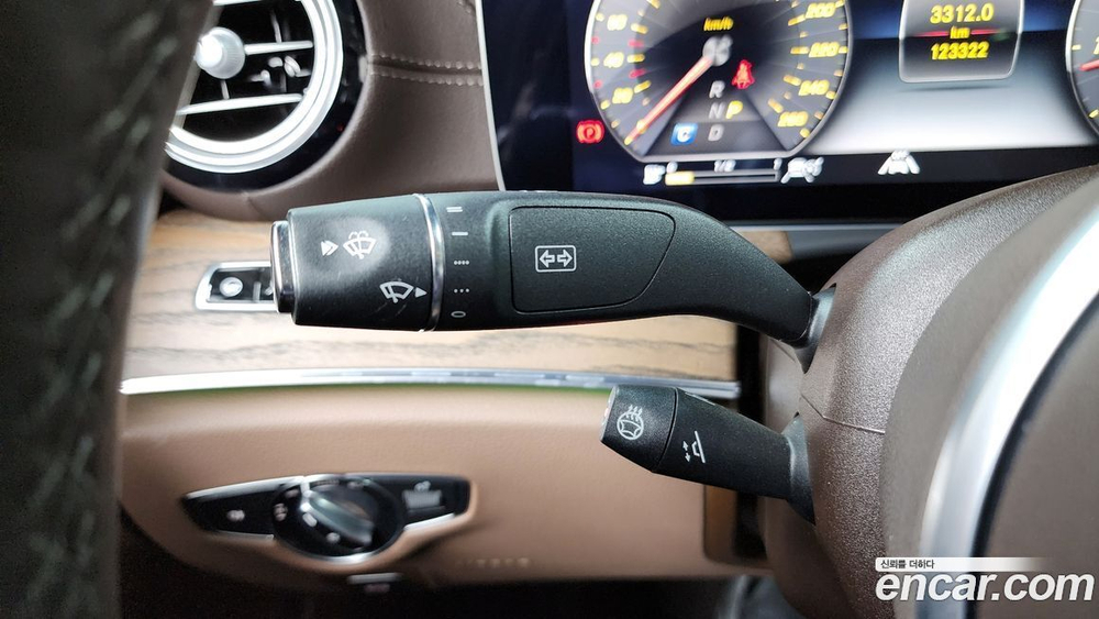 Mercedes-Benz E-Class W213 E300 4MATIC Exclusive (03.2020)