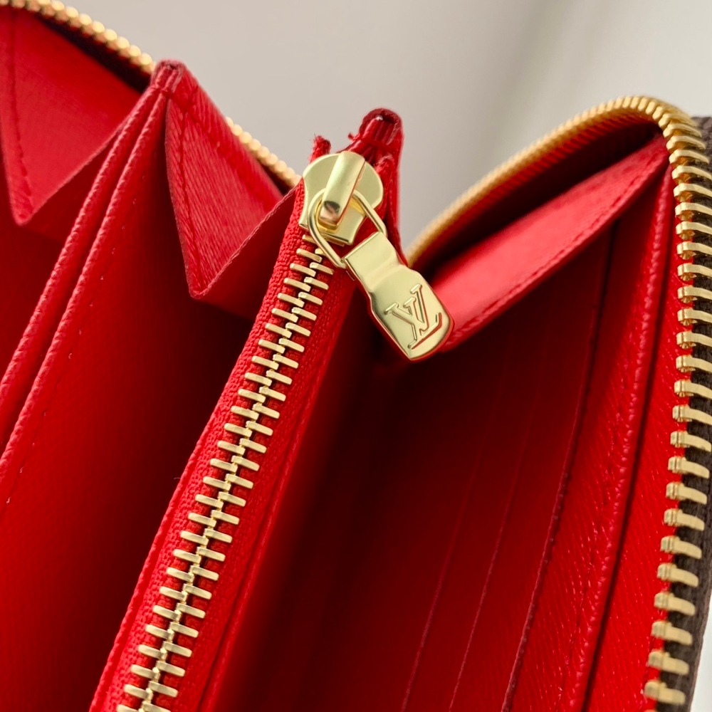 Louis Vuitton Zippy Wallet