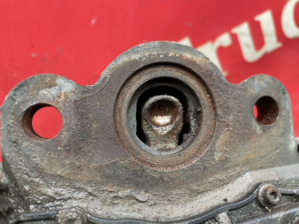 Суппорт передний правый