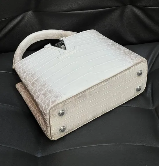 Сумка Louis Vuitton Capucines Mini белый