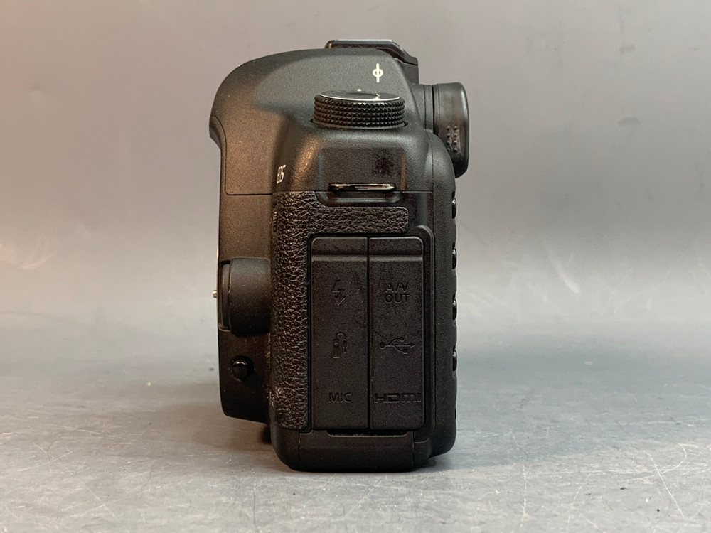 Canon EOS 5D Mark II 214.224 Кадров