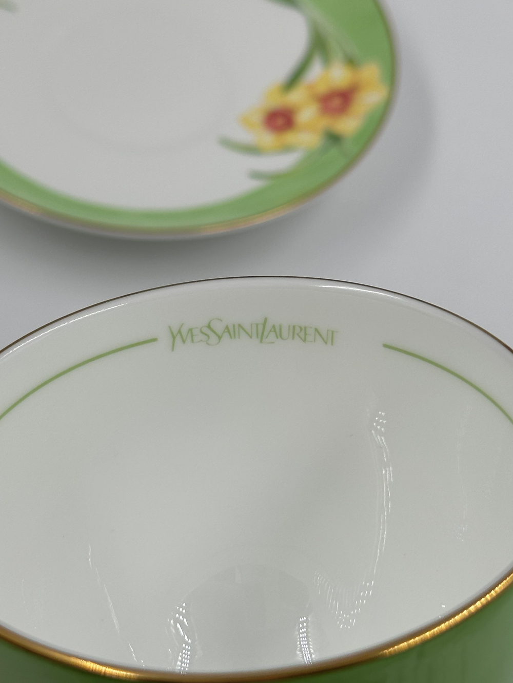 Чайная пара с нарциссом Yves Saint Laurent