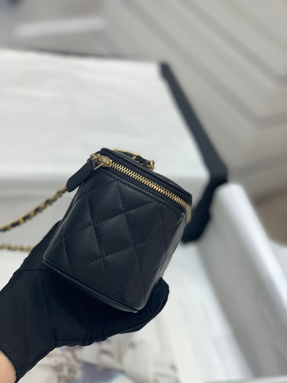 Chane1 Vanity with Chain 17 cm