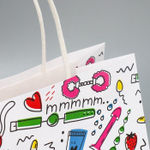 Подарочный крафтовый пакет«18» - 22×22×11 см. (Цвет: разноцветный)