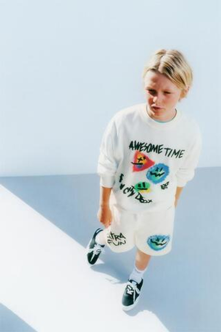 ZARA ШОРТЫ-БЕРМУДЫ С ПРИНТОМ В СТИЛЕ ГРАФФИТИ, ЭКРЮ