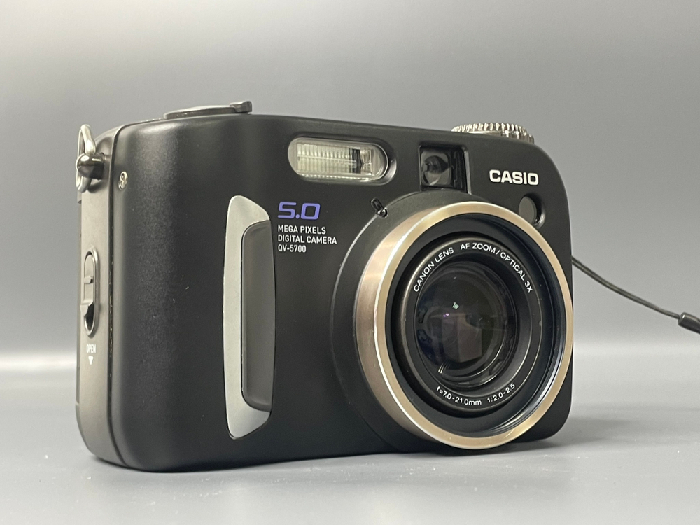 Casio QV-5700