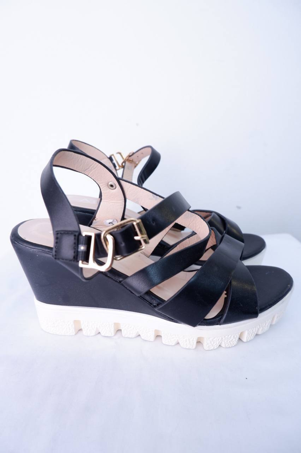 Босоножки Arzo модные, 40 размер, новые