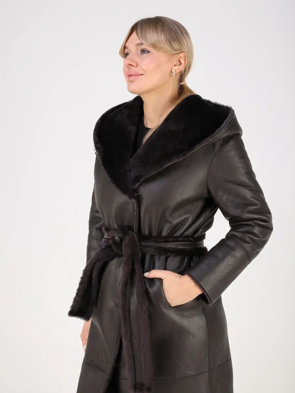 Дубленка зимняя шуба натуральная с капюшоном двухсторонняя