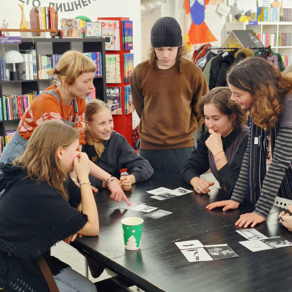 Литературно-дискуссионный клуб «Кому должна литература?» 25 апреля 15:00