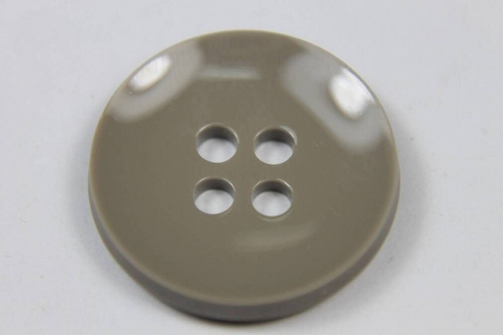 Пуговица пластиковая 14 мм 4 отверстия олива