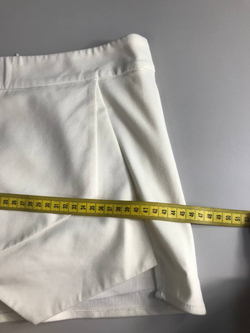 Юбка-шорты Kira Plastinina модная, маркировка XS, визуально 42 размер