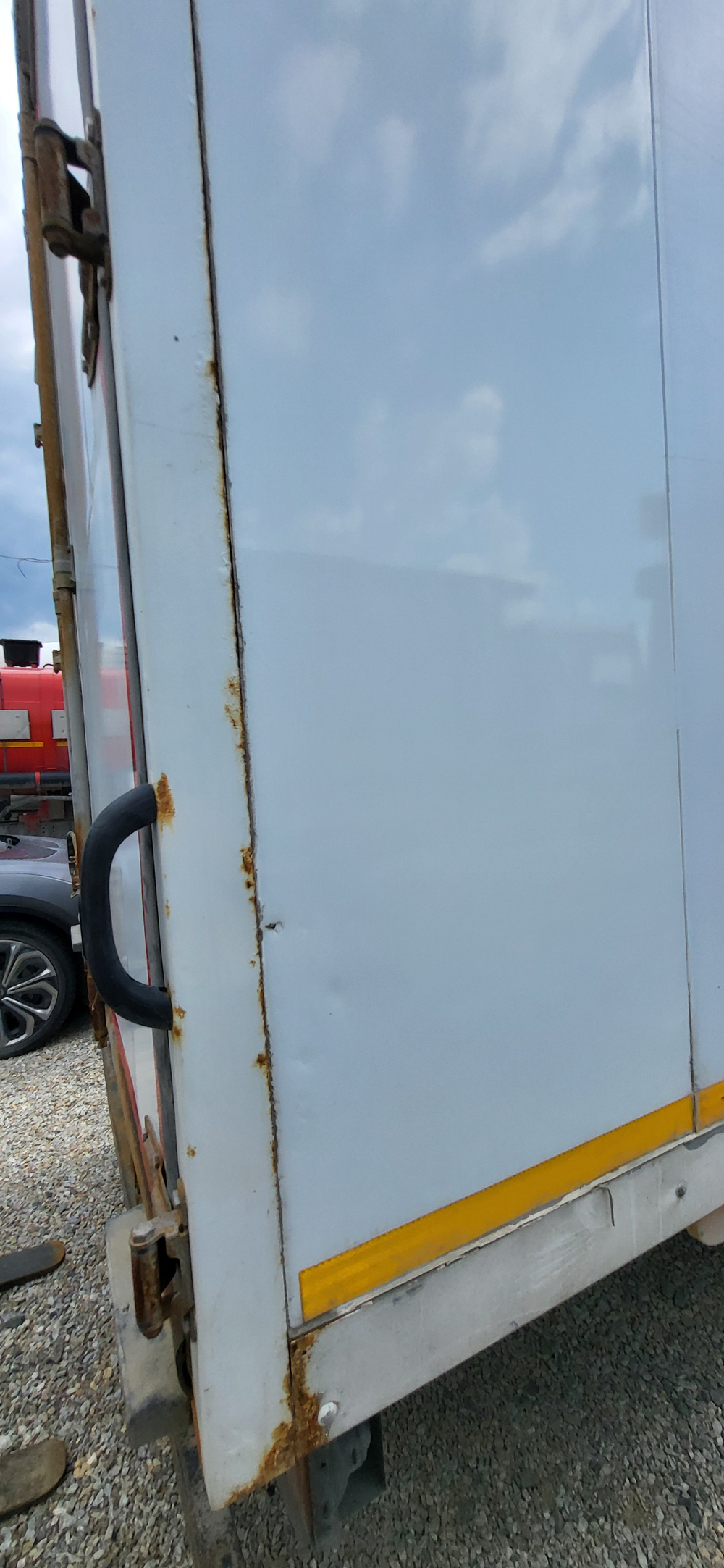 Isuzu ELF 7.5 (NPR) Промтоварный 470520 (Дизельный, 5,2 л, 155 л.с., МТ)