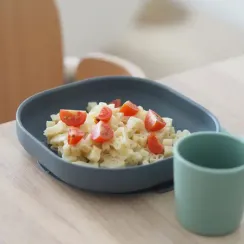 Тарелка из силикона Beaba Silicone Plate With Suction Cup Mineral Grey