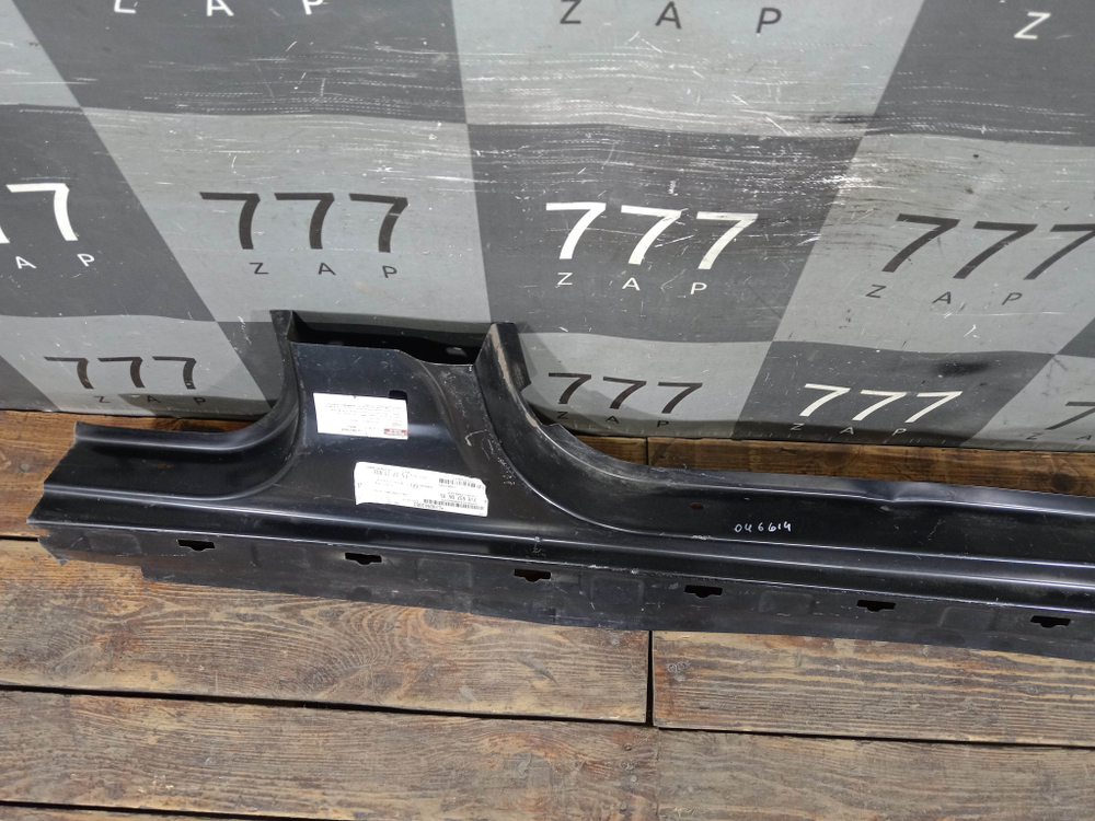 Порог правый Mercedes CLS (C218) 10-17 Новое Оригинал A2186370635