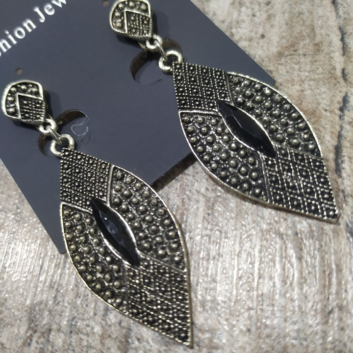Серьги на англ.заст Bohemia Листок узорный кристалл черный металл античный серебристый