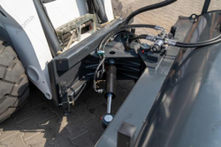 Щетка дорожная на мини погрузчик - EXPERT 2000 Bob-Tach