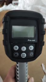 Пистолет для масла с электронным счетчиком с предустановкой - жесткий носик