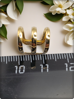 Клипса тройная золотистая. Бижутерия.