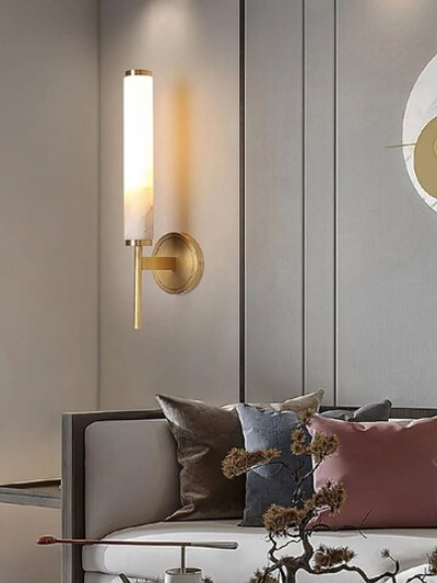 Настенный светильник в современном стиле