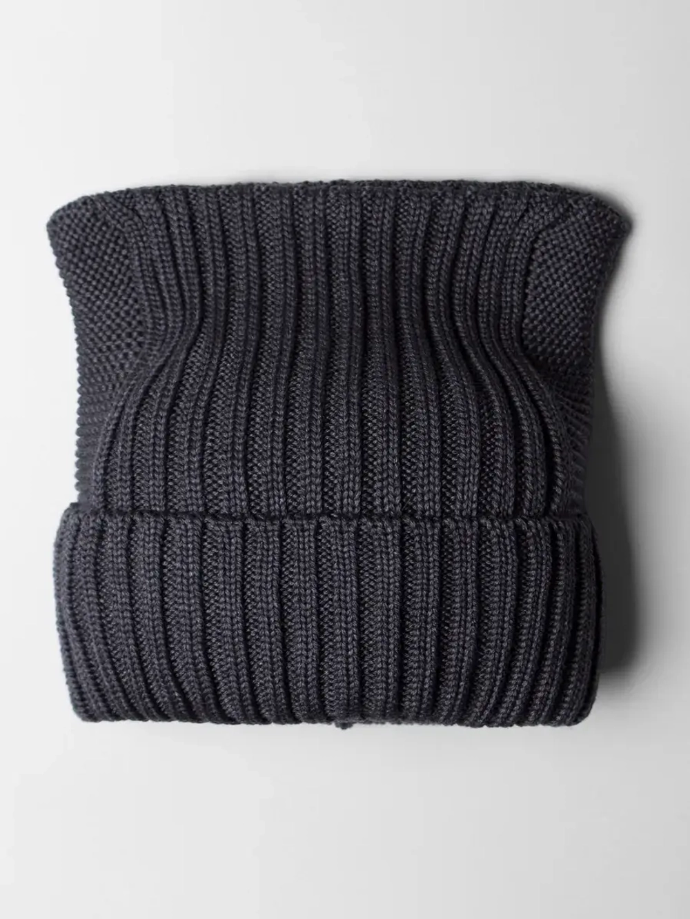 Шапка вязаная с ушками женская на осень