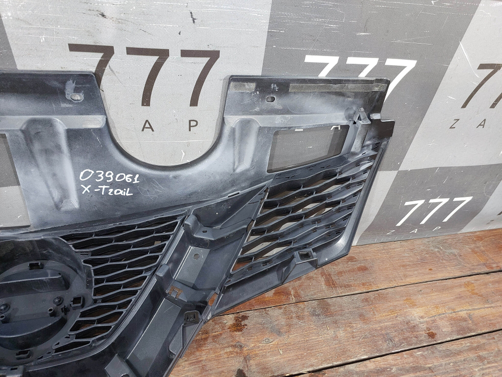 Решетка радиатора Nissan X-Trail 3 (T32) 13-19 Б/У Оригинал 623104CM0A