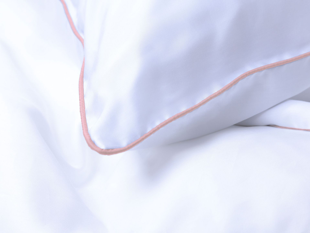 Постельное белье 2 спальное евро Mollen белое с пудровым кантом