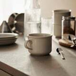 IKEA DAGGASTER (ИКЕА) Кружка, горошек/светло-бежевая, 400 мл