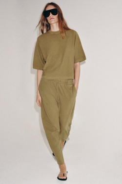 ZARA ФУТБОЛКА С КОРОТКИМИ РУКАВАМИ И ЭФФЕКТОМ ПОТЕРТОСТИ, ОЛИВКОВЫЙ