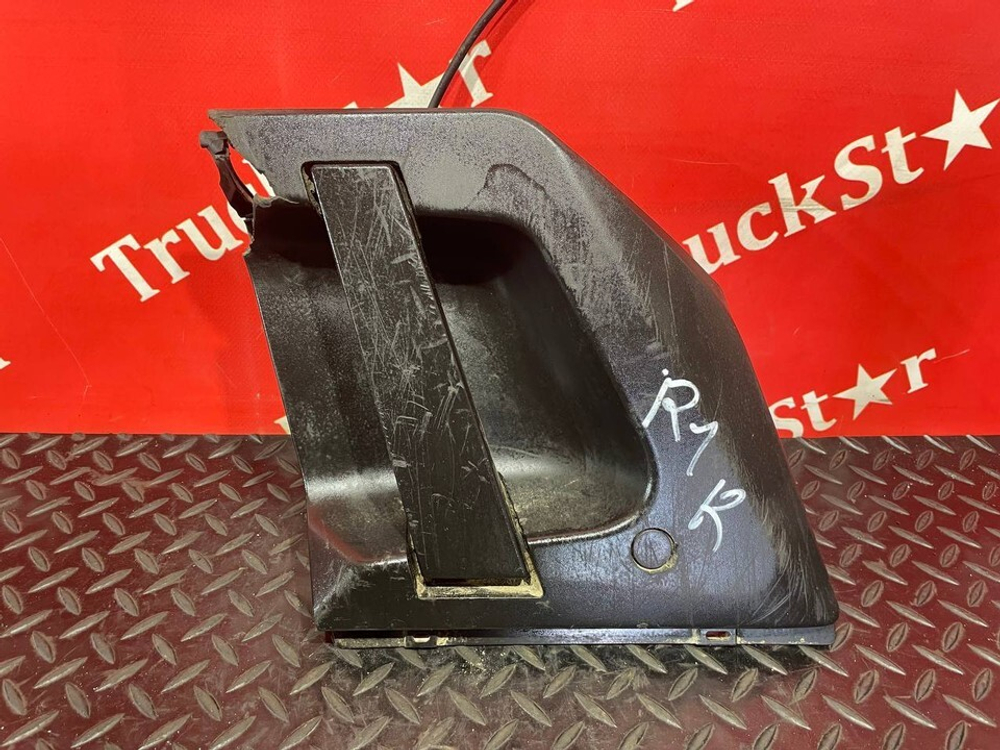 Ручка (дефект) двери наружная правая