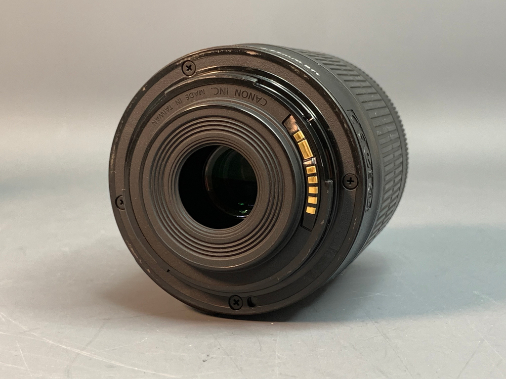 Canon 700D Kit 18-55mm IS STM 1.070 кадров