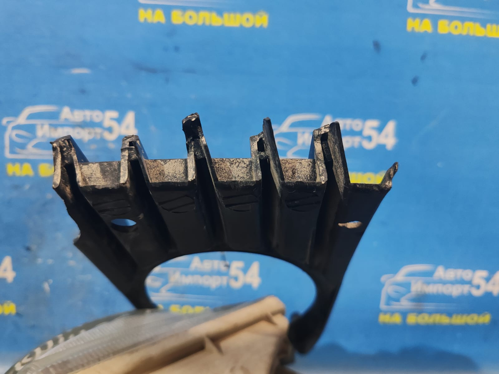 Туманка левая MITSUBISHI GALANT 2000