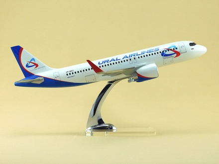 Модель самолета Airbus A320NEO (М1:100, Ural Airlines)