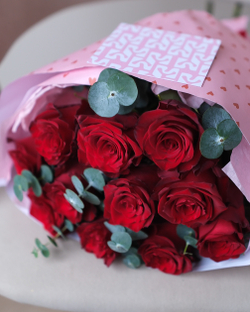 Романтичный моно из 11 красных роз Эксплорер