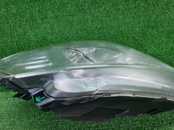 Фара правая Suzuki SX4 (2006-2014) галоген хэтчбек