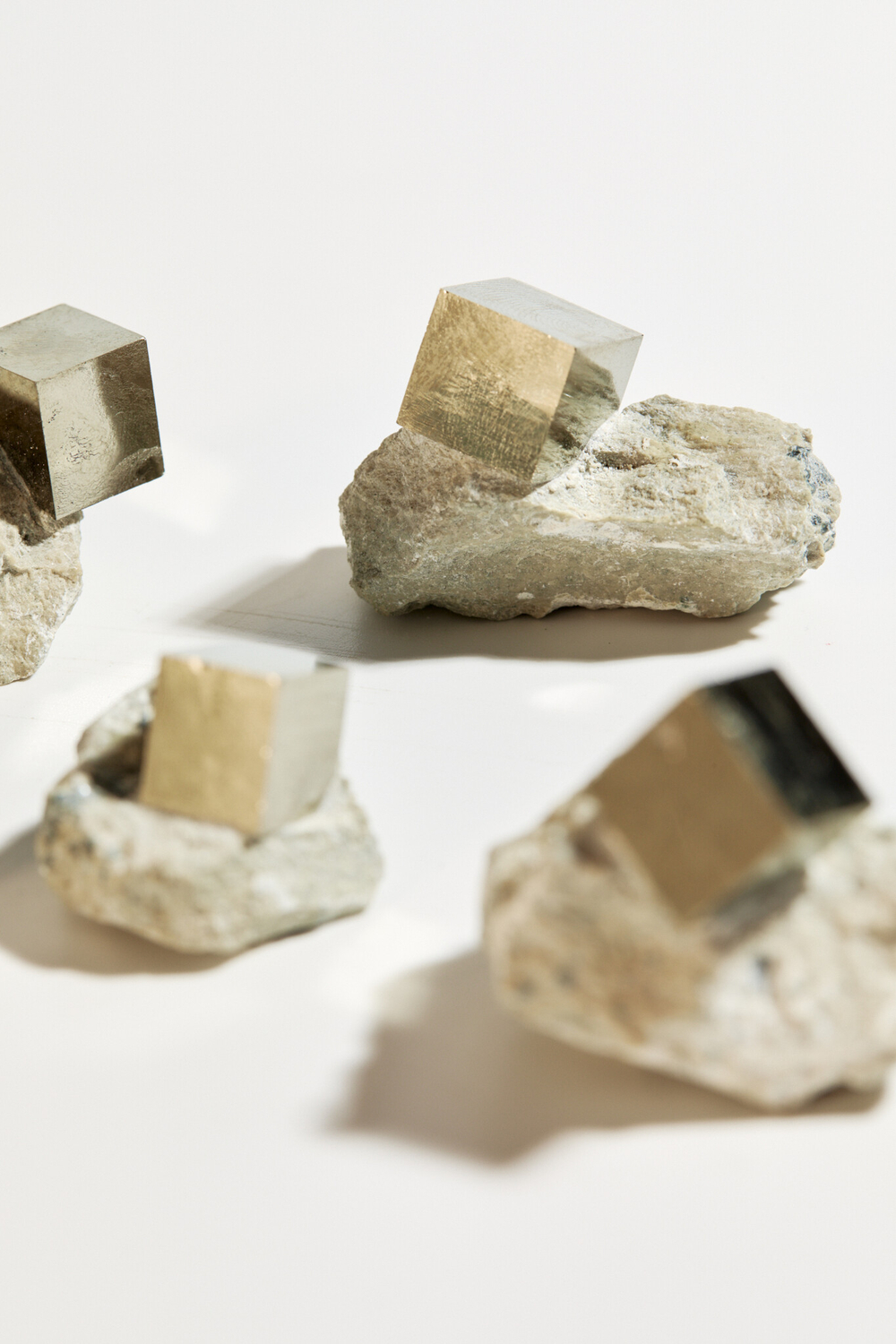 Пирит на породе S