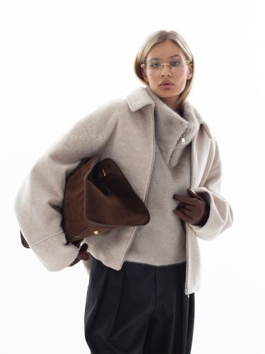 Жемчужно-серая манишка из эко-меха на молнии