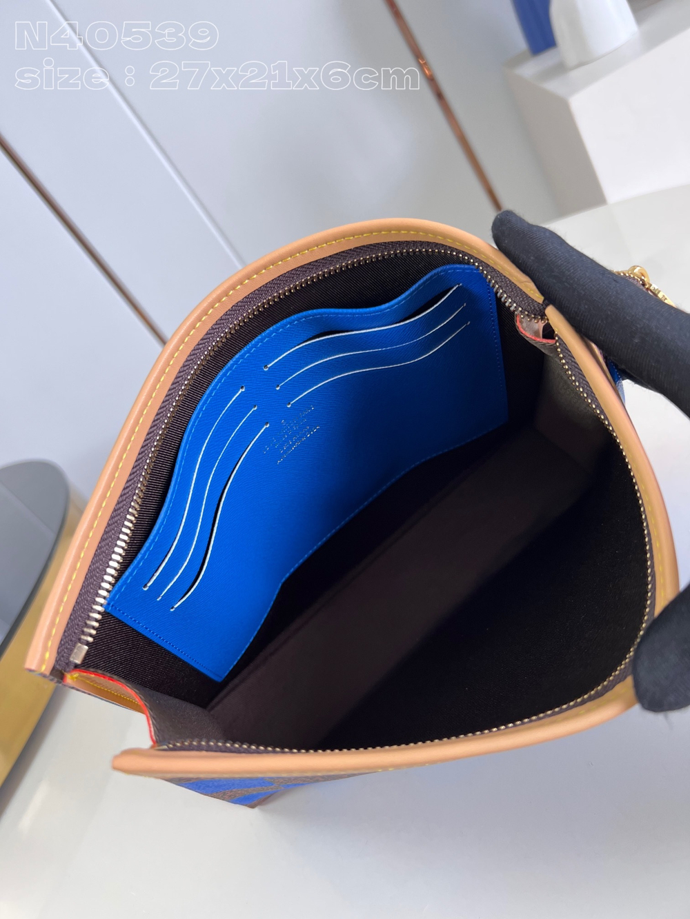 Louis Vuitton Pochette Voyage MM
