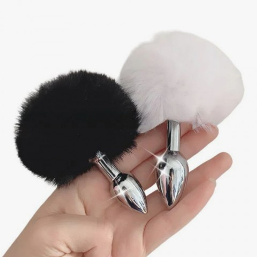 Анальный плаг Fluffy черный от Alive (L: 9*4,1 см.)