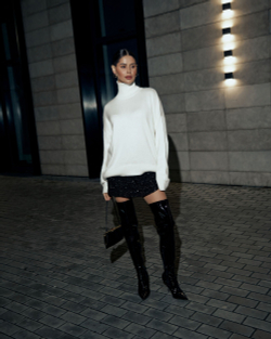 Юбка мини в черном цвете с пайетками