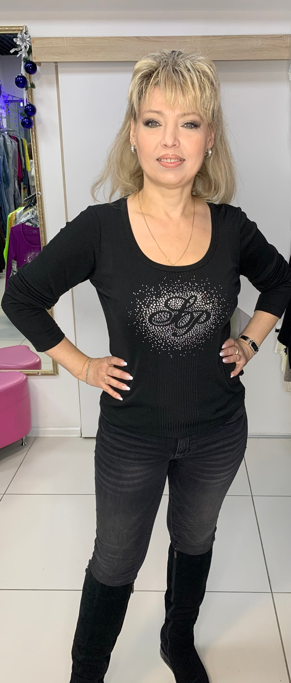 Шелковый австрийский блузон с нагрудным стразовым принтом